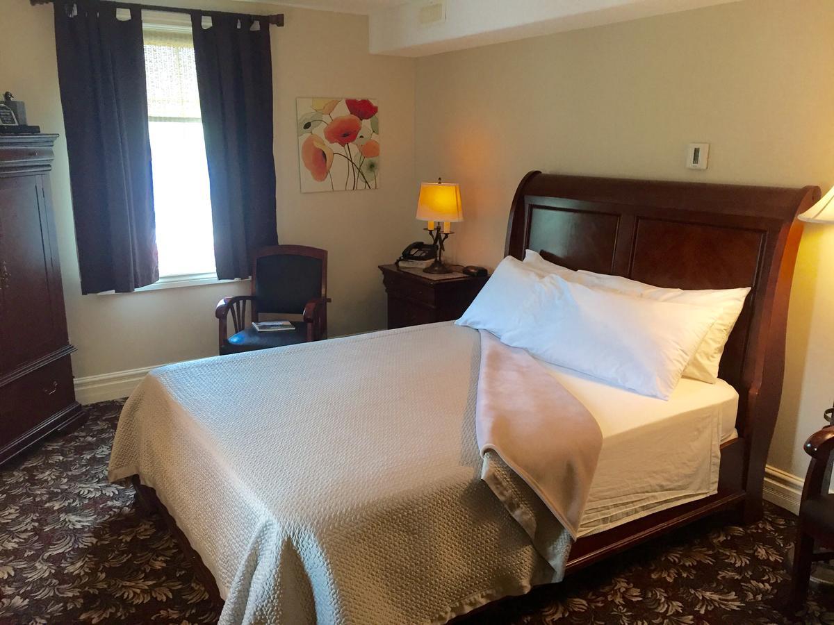 The Queen'S Inn 皮克顿 外观 照片