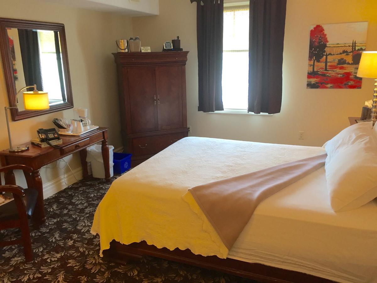 The Queen'S Inn 皮克顿 外观 照片
